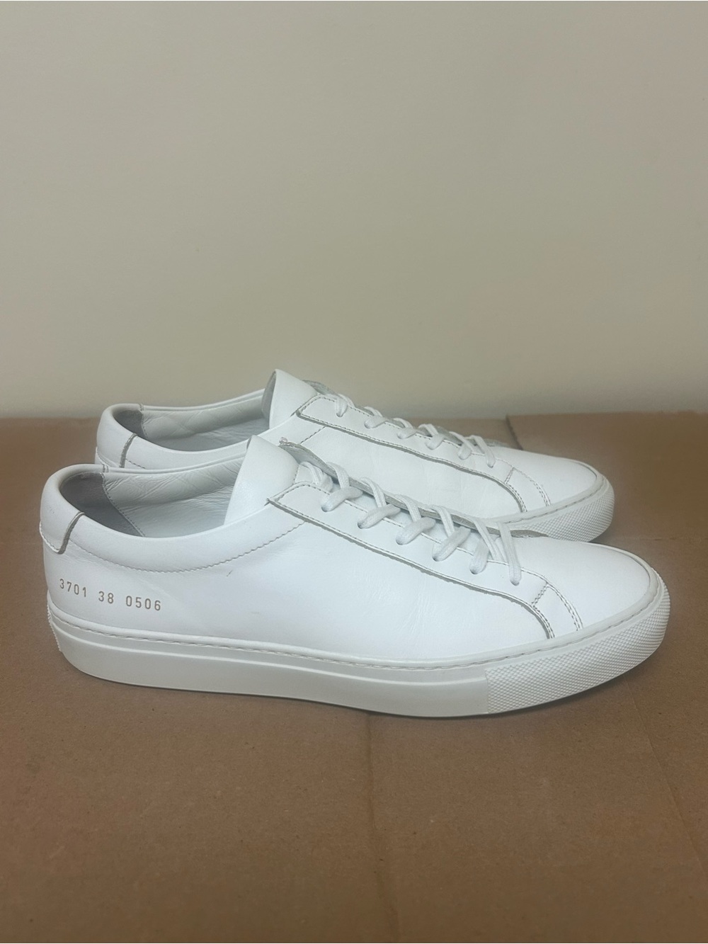 Common Projects White Leather Low-Top Sneakers. - Picture 7 of 9